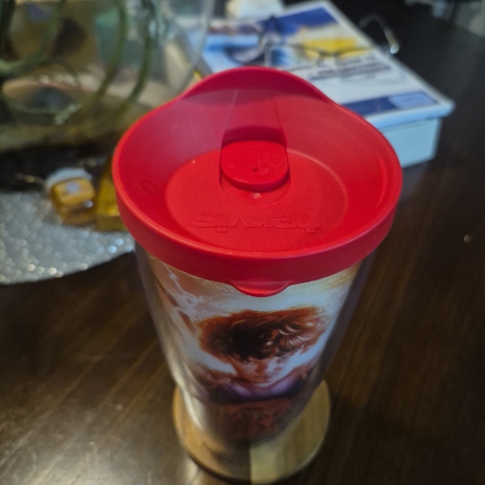 Tervis Stranger Things 24 oz Insulated Tumbler – Eleven Montage – Red Lid - Picture 4 of 17
